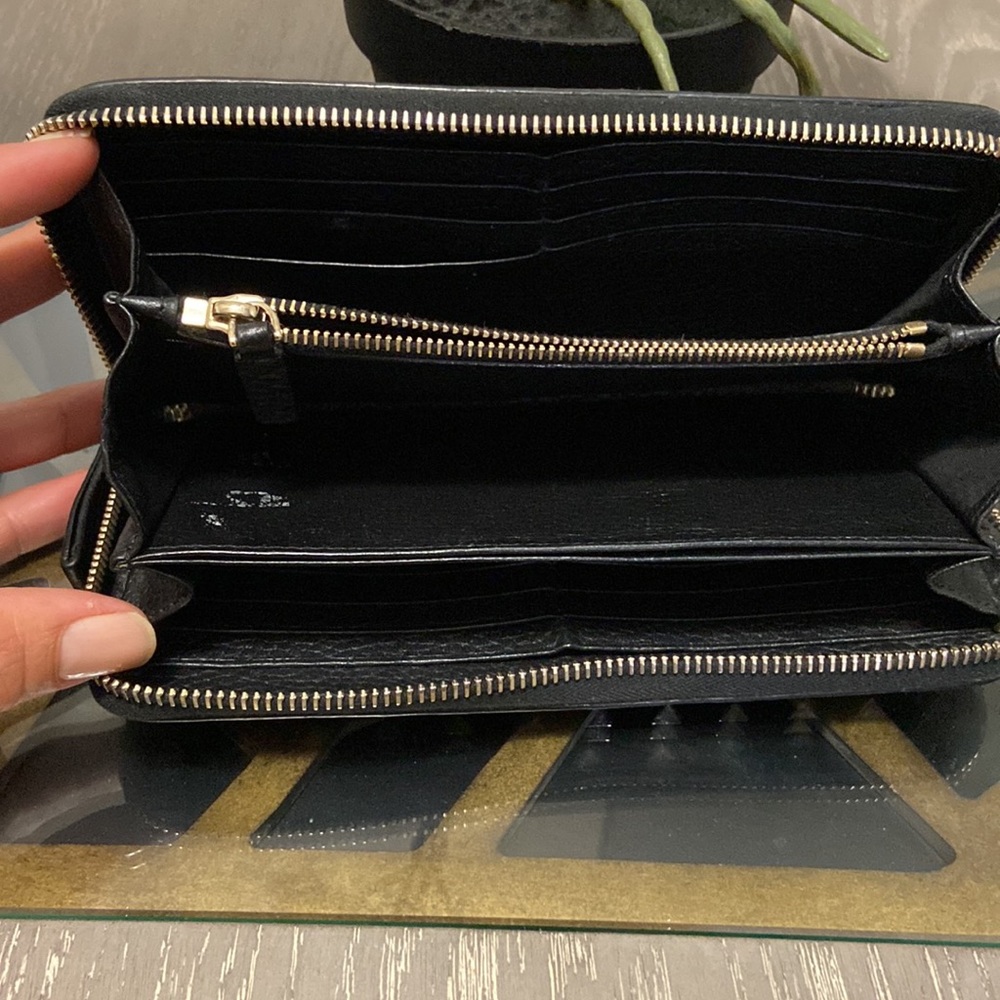 Valentino Garavani Rockstud Continental Wallet - Picture 4 of 6